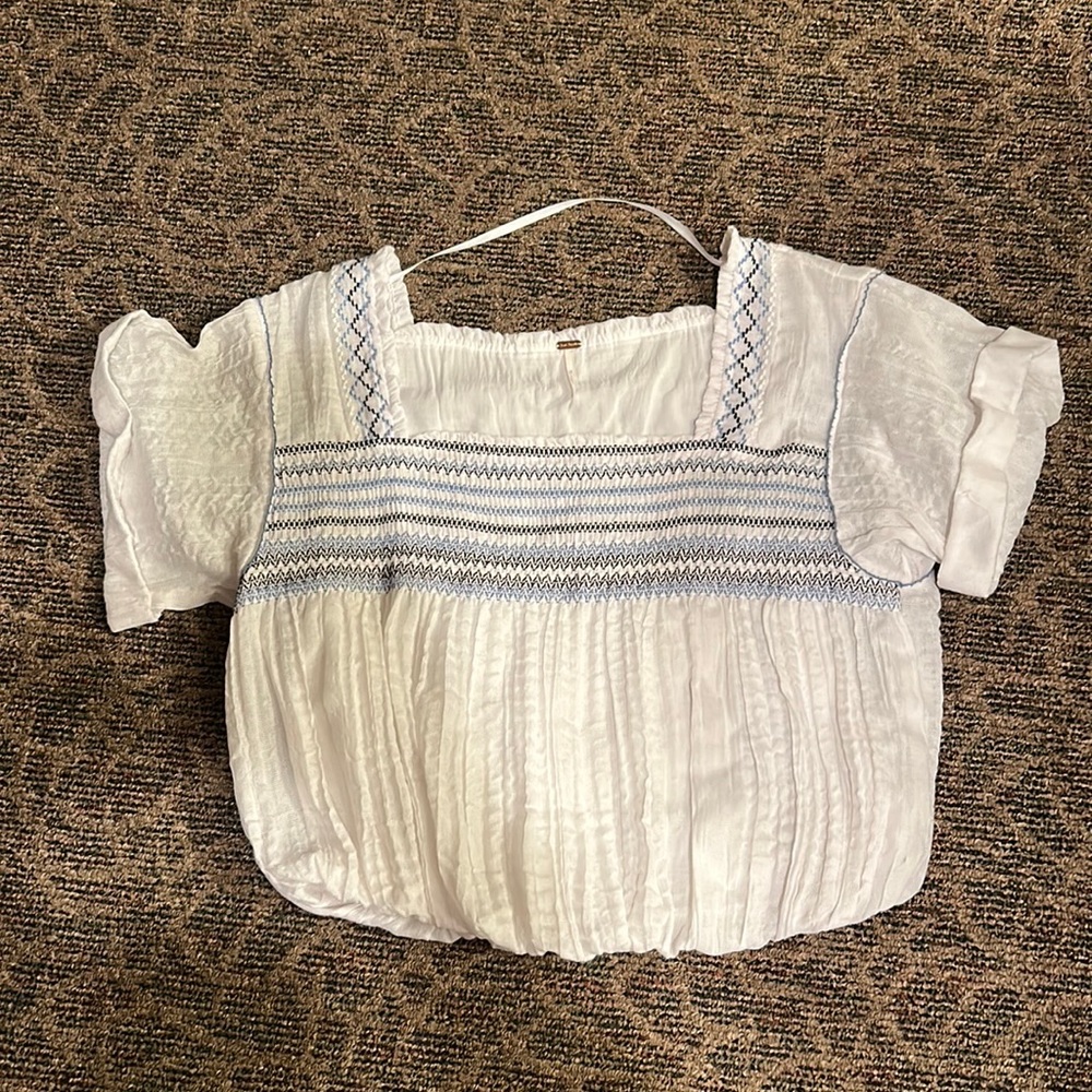 NWOT Free People cropped smocked shirt sleeve, M